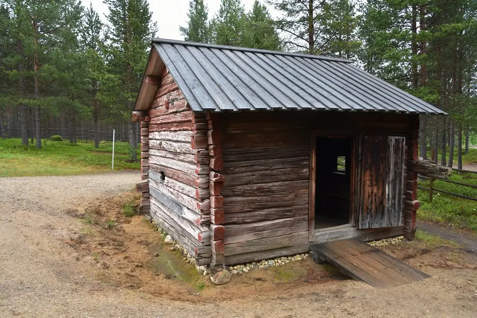 Sauna à fumée au musée de plein air du Siida, à Inari. Le Siida est le musée national de référence pour la culture same.
