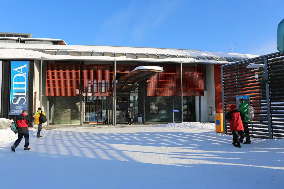 Saamelaismuseo ja luontokeskus Siida Inarin kylässä.